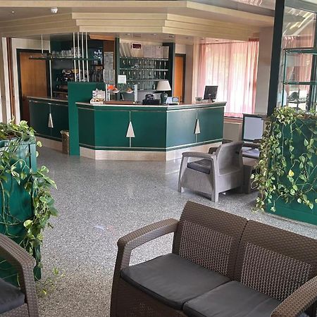 Hotel Gran Delta Di Alba-Invest Srl ロゾリーナ エクステリア 写真