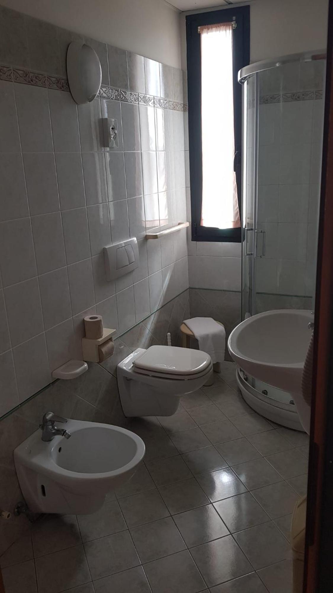 Hotel Gran Delta Di Alba-Invest Srl ロゾリーナ エクステリア 写真