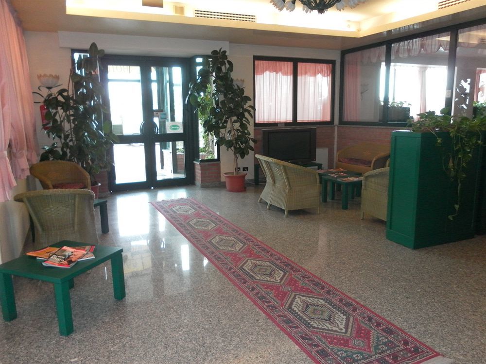 Hotel Gran Delta Di Alba-Invest Srl ロゾリーナ エクステリア 写真